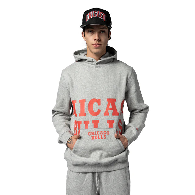 New Era Men's gray Chicago bull hooded sweatshirt