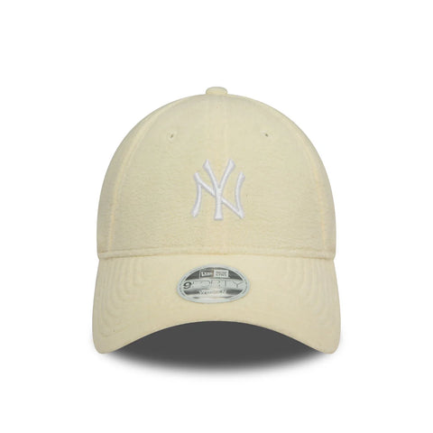 New Era Women's NY Yankees Cosy Beige Hat