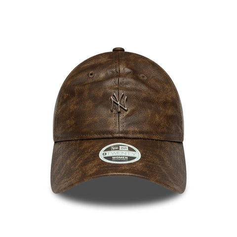 New Era Cappellino unisex in ecopelle Worn marrone