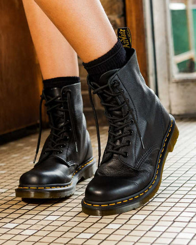 Dr. Martens Stivale stringati 1460 Pascal in pelle Virginia neri
