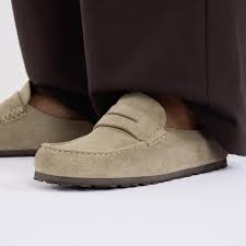 Birkenstock Naples – Gewickelter Wildleder-Mokassin (schmale Passform)